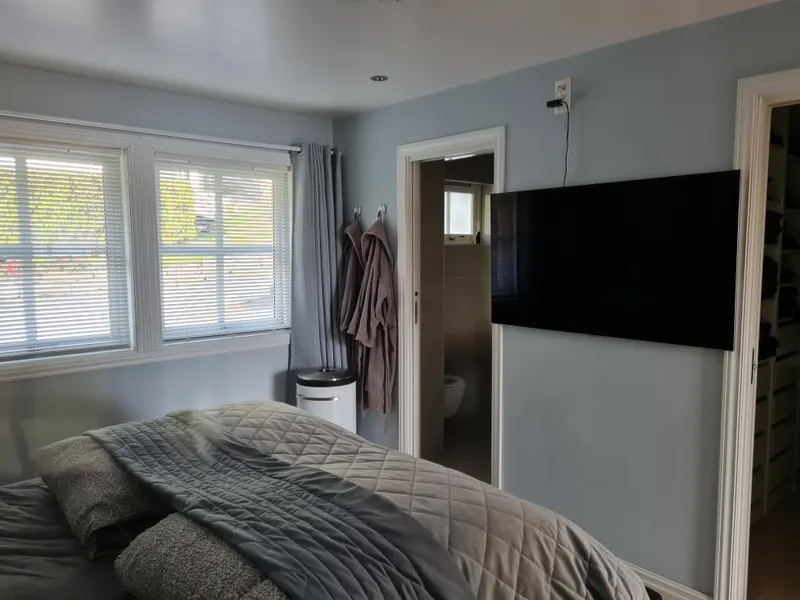 The master bedroom before the renovation