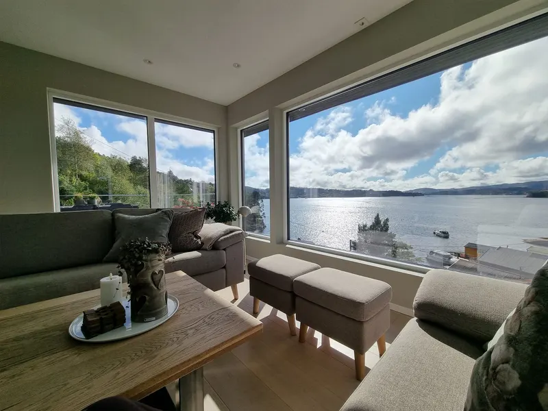 Seating area with views on two sides