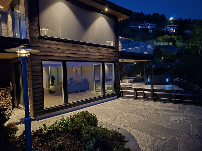 Terrace and hot tub in the evening